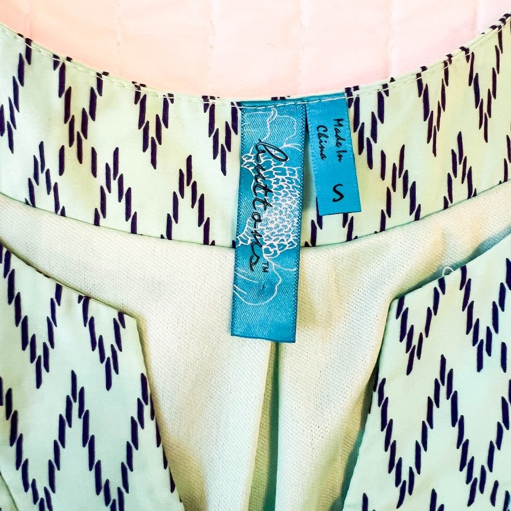 BUTTONS | Racer Back, Aztec Shift Dress - Picture 7 of 7